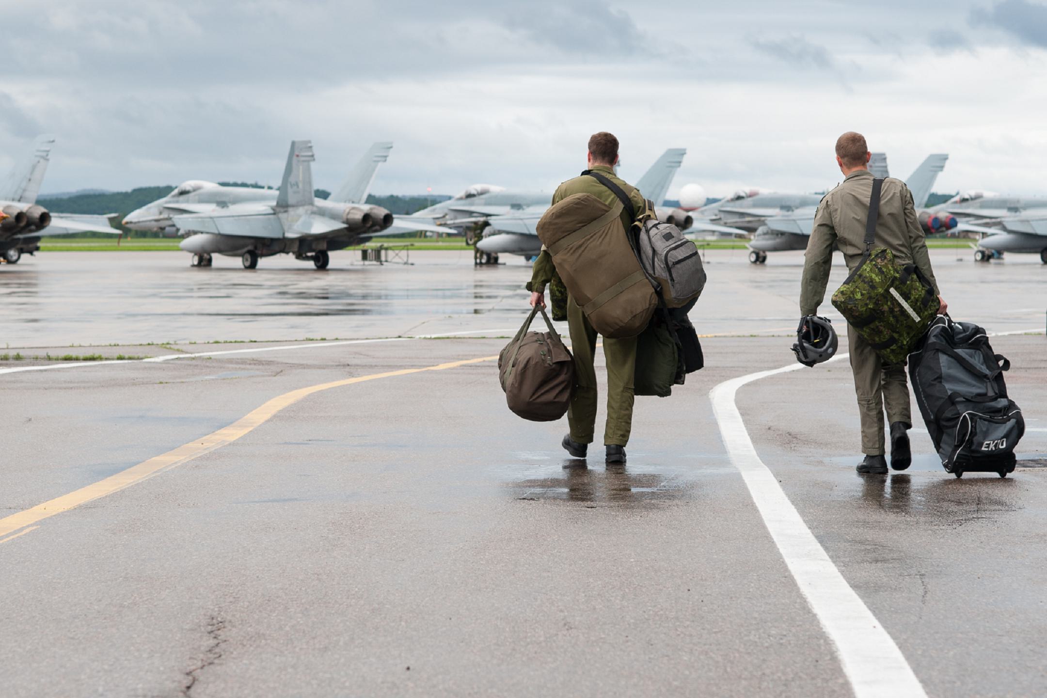 Départ Des 8 CF 188 De L'escadron 433 Pour RIMPAC